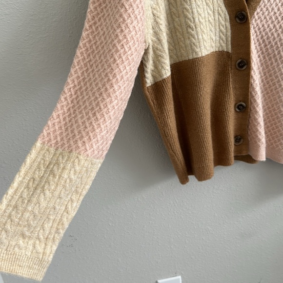 BeachLunchLounge Women's Colorblock Button Cardigan medium - Picture 4 of 8